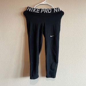 Nike Pro mid rise crop leggings